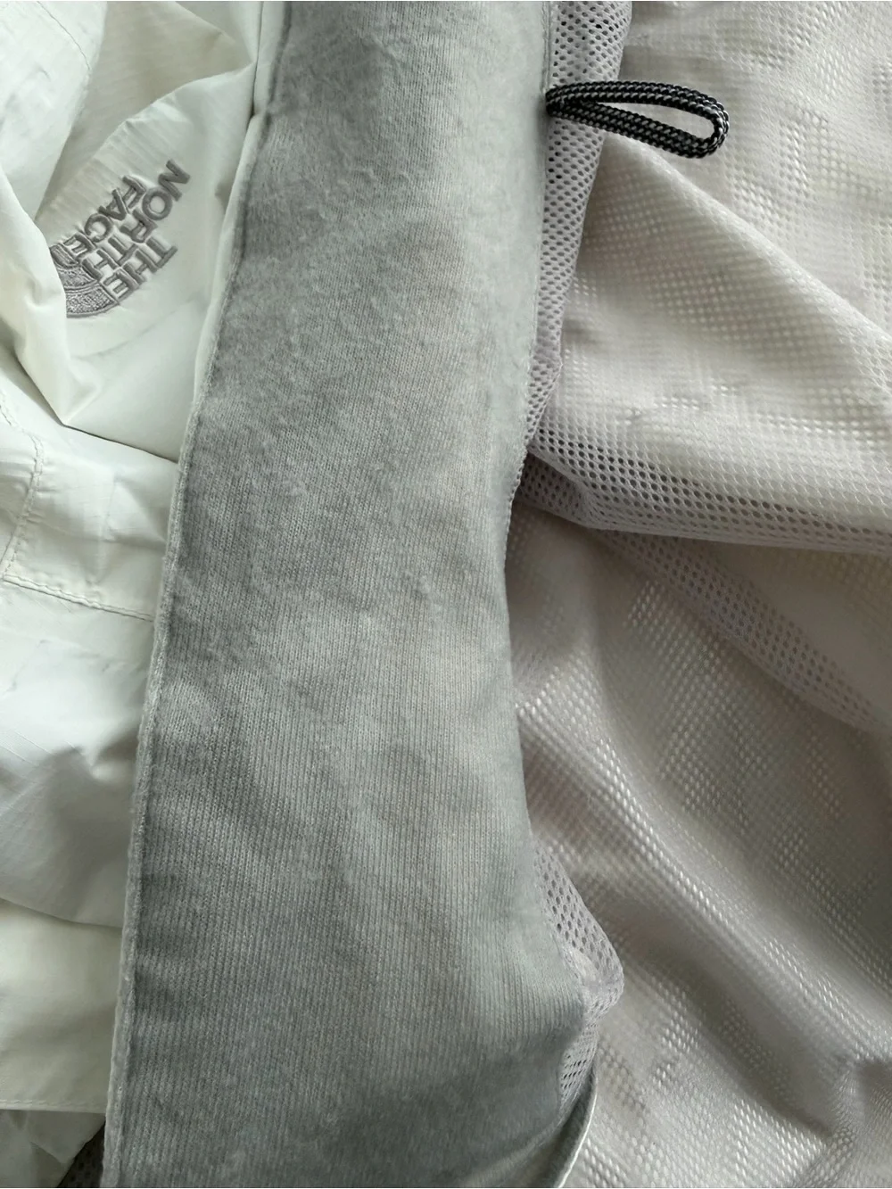 The North Face Resolve Women HyVent White Lightweight Rain Jacket medium gorpcor
